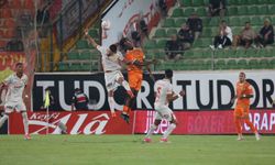 Trendyol Süper Lig: Corendon Alanyaspor: 0 - Göztepe: 1 (İlk yarı)