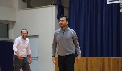 Toklu gençlerin isteğini kırmadı