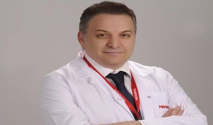 8 saatten fazla masa başında kalanlara omurga sağlığı uyarısı