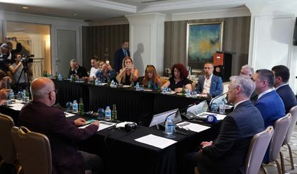 Uzmanından, 'Sıvı diz protezi diye bir şey yoktur' açıklaması