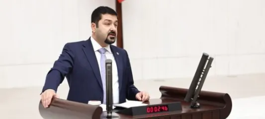 Yağışlı hava rampada kazaya neden oldu: 3 araç birbirine girdi, 1 yaralı