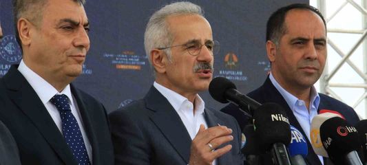 Bakan Uraloğlu duyurdu:'Çeşmeli-Kızkalesi Otoyolunda ilk kısım temmuz ayında açılacak'