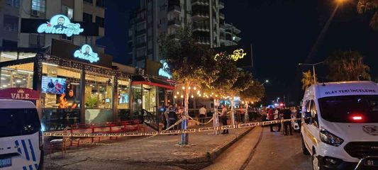 Kebapçıya kurşun yağdırdılar: Yemek yiyen 4 kişi yaralandı