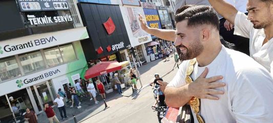 Kırkpınar başpehlivanı Erkan Taş'a Antalya'da coşkulu karşılama