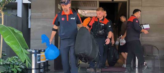 Otel odasında ölü bulundu, yanındaki maddeler ekipleri alarma geçirdi