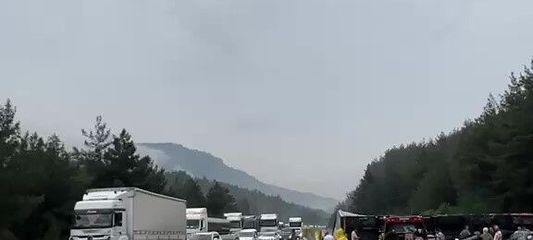 Pozantı-Adana istikameti tır devrilmesi nedeniyle trafiğe kapandı