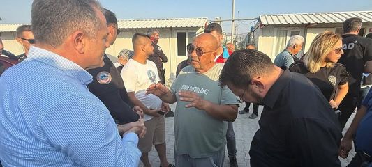 Antakya'da konteynerlerden tahliye süreci vatandaşlara anlatıldı