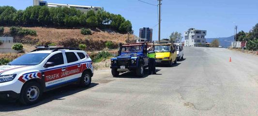 Antalya'da jandarma ekiplerinden safari araçlara yönelik denetim