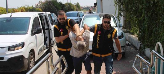 Boşandığı eşini bıçaklayan şüpheli adliyeye sevk edildi