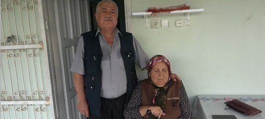 Eşine olan sevgisi 60 basamaklık merdivene asansör yaptırdı