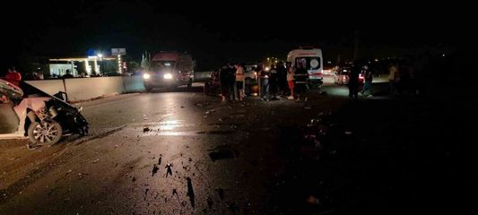Hatay'da traktör ile otomobil çarpıştı: 3 yaralı