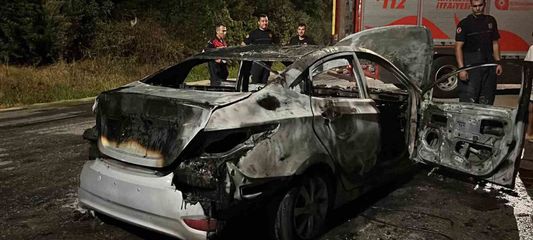 Alanya'da seyir halindeki otomobil alevlere teslim oldu