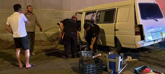 Antalya'da panelvan kontrolden çıktı: 1 yaralı