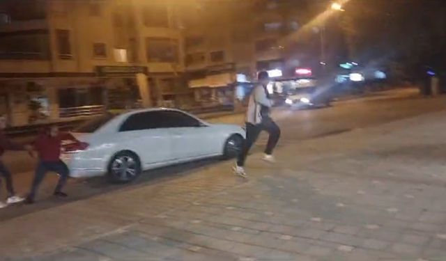 Kavga eden grup polisi görünce dağıldı