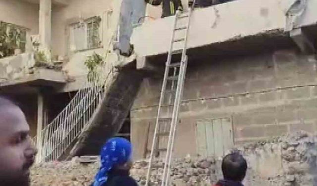 Üzerine merdiven çöken inşaat işçisi hayatını kaybetti
