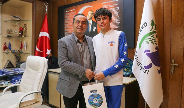 Gazipaşa Belediyespor oyuncusu Toprak Gözel, Tofaş basketbol takımına seçildi