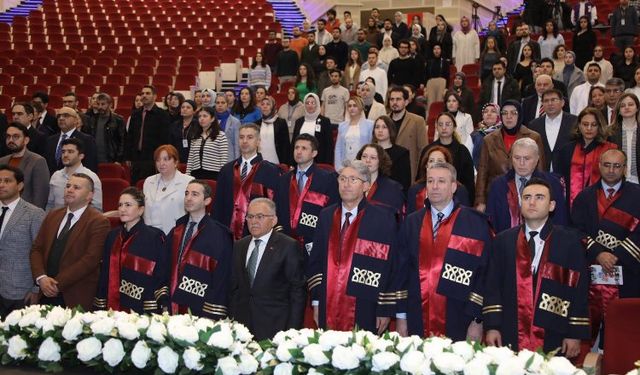 Erciyes Üniversitesi'de Tıp Bayramı töreni
