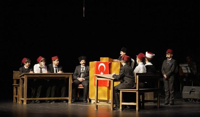 Konya'da Çanakkale konulu tiyatro oyunu büyük beğeni aldı