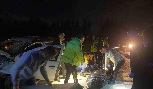 Antalya’da 3 aracın karıştığı feci kaza: 3 ölü
