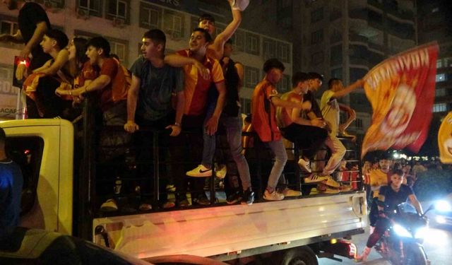 Adana’nın Kozan ilçesinde Galatasaray’ın şampiyonluğu kutlandı
