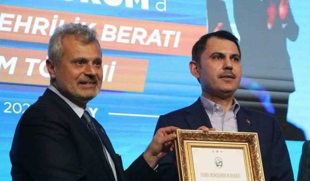 Çevre, Şehircilik ve İklim Değişikliği Bakanı Kurum’a Hatay’da hemşehrilik beratı verildi