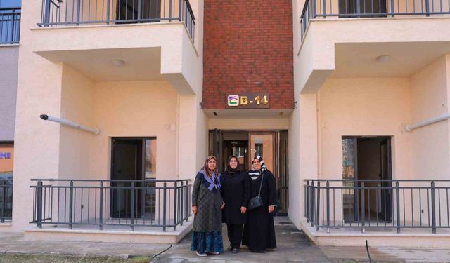 Deprem konutlarını gezenler: "Çok güzel dört dörtlük, hoşumuza gitti"