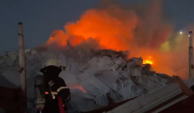 Kahramanmaraş’ta geri dönüşüm tesisinde yangın
