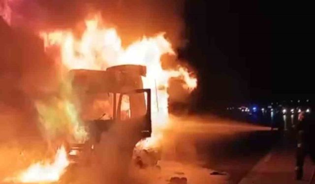Kahramanmaraş’ta tır alev alev yandı