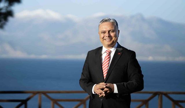Muratpaşa Belediye Başkanı Ümit Uysal, CHP Genel Başkanlığına adaylığını açıkladı