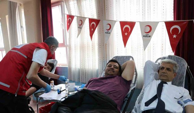 Öğrenciler büyüklere hem umut hem örnek oldu