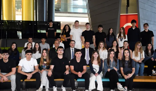 Başkan Aydın Robotik Eğitime destek veren gençlerle buluştu