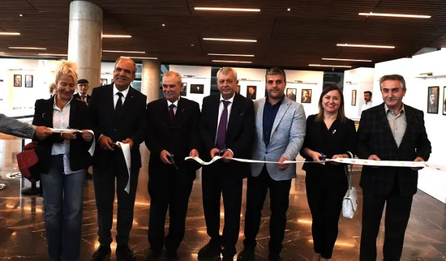 Bursa Osmangazi'de Kurtuluştan Kuruluşa Unutulmayanlar Sergisi