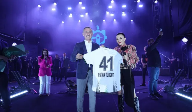 Büyükakın forma verdi, Fatma Turgut kutladı