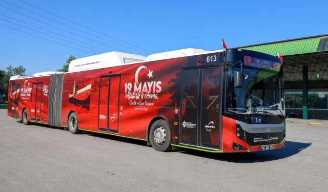 Kocaeli'de otobüs ve tramvaylar bayramlık giydirildi