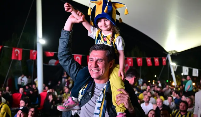 Manisalılar finali Başkan Zeyrek'le izledi
