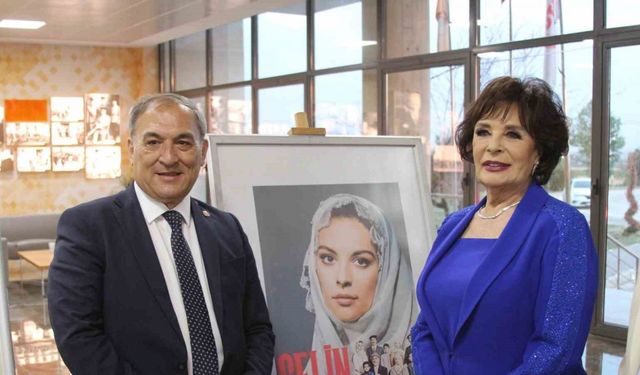 Alparslan Türkeş Bilim ve Teknoloji Üniversitesi’nde Yeşilcam gecesi: Hülya Koçyiğit gençlerle buluştu
