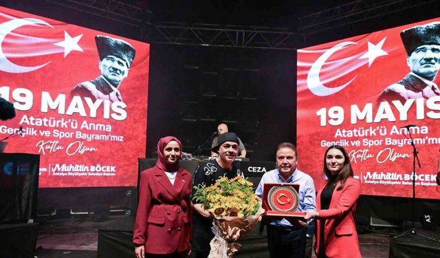 Antalyalılar 19 Mayıs’ta tek yürek oldu