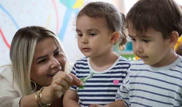 Büyükşehir çocukları ipekböceği ile tanıştırıyor