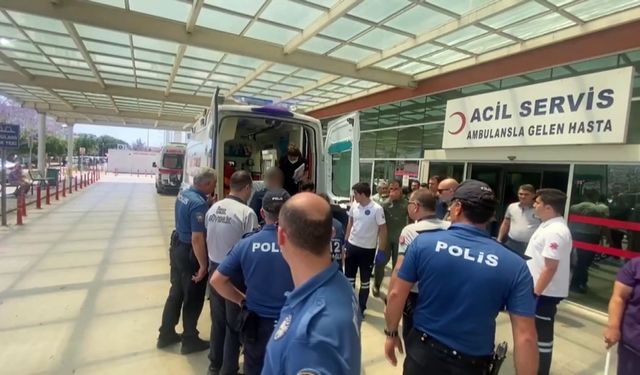 Denize acil iniş yapan helikopterdeki 4 personel Antalya’daki hastanelere sevk edildi