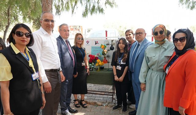 Erdemli’de 10 okulda bilim fuarı açıldı