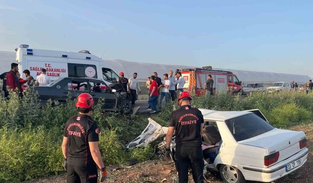 Kahramanmaraş’ta iki otomobil kafa kafaya çarpıştı: 6 yaralı