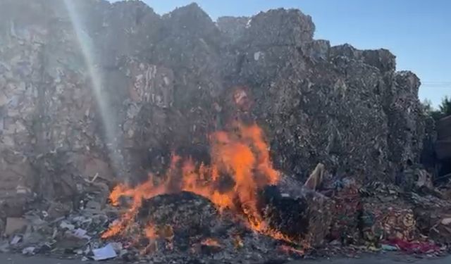 Kahramanmaraş’ta kağıt fabrikasında yangın