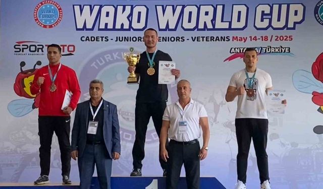 Kemer’in Kick Boks sporcuları dünya şampiyonasından dört madalyayla döndü