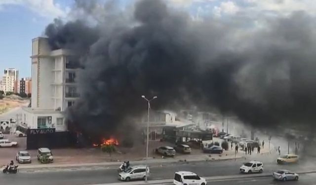 Mersin’de korkutan yangın: Patlama sesleri ile alevler yükseldi