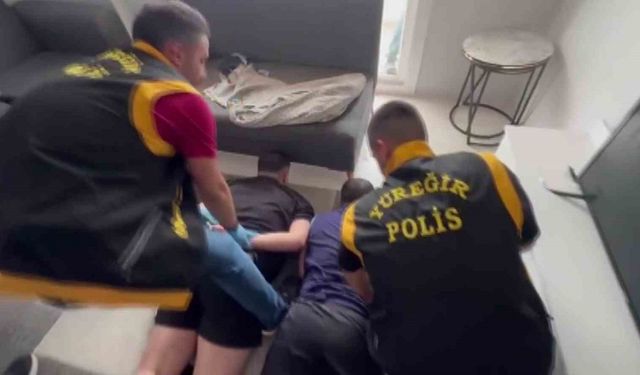 Minibüsteyken husumetlisini görüp defalarca ateş etti: O anlar kamerada