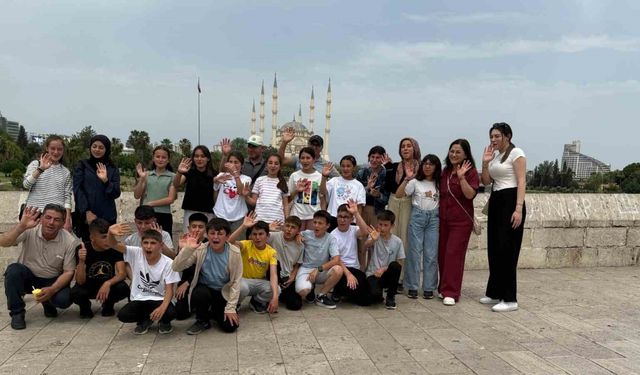 Öğrenciler Adana’da tarih, İzmir’de bilimle buluştu
