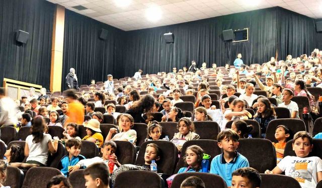 Onikişubat Belediyesi’nden kırsaldaki 1500 öğrenciye sinema hediyesi