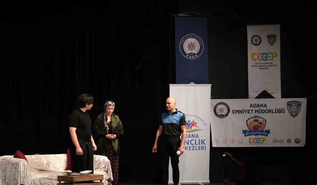 Polis ile öğrenciler aynı sahneyi paylaştı