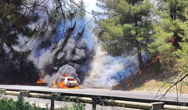 Tarsus’ta araçta çıkan yangın ormana sıçradı