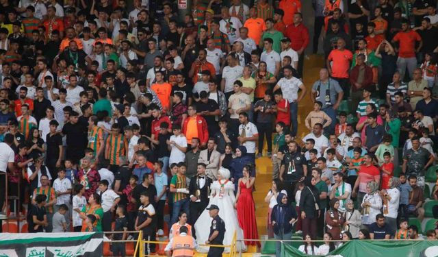 Trendyol Süper Lig: Alanyaspor: 1 - Beşiktaş:0 (İlk yarı)